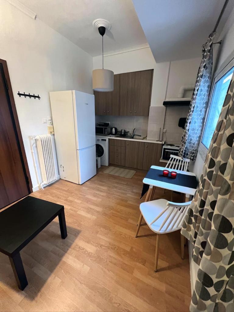 Minimal Apartment Next To The Center 아테네 외부 사진
